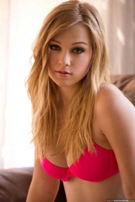 European Housewife Escorts in Sector 47 Gurgaon