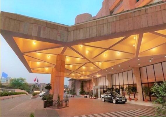 Escorts Near Samrat Hotel Chanakyapuri Delhi